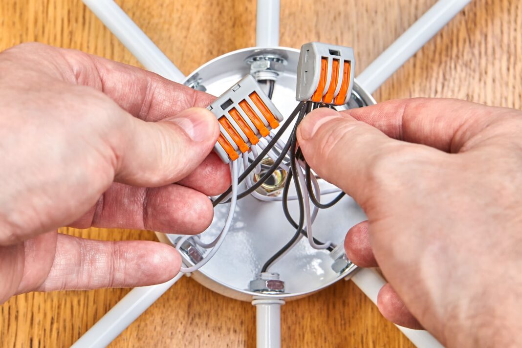 Jak podłączyć halogeny LED 230V? Poradnik krok po kroku
